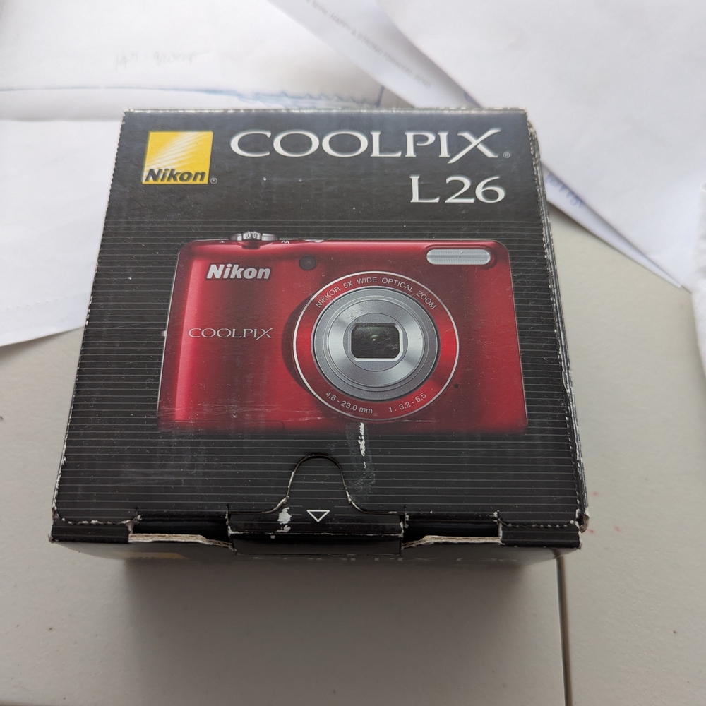 Nikon COOLPIX L26 Red Digital Camera